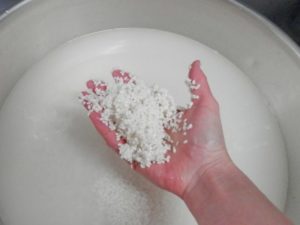 洗い終わりのもち米